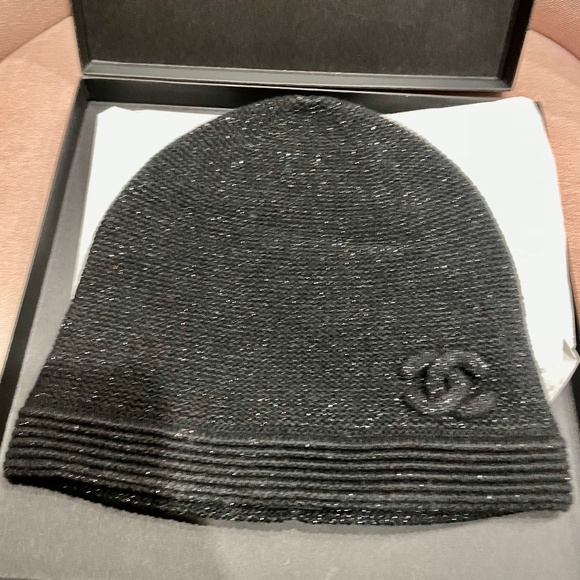 Rare Chanel Cashmere & Viscose Beanie - Picture 1 of 5